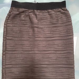 Alfani midi, textured skirt with exposed zipper